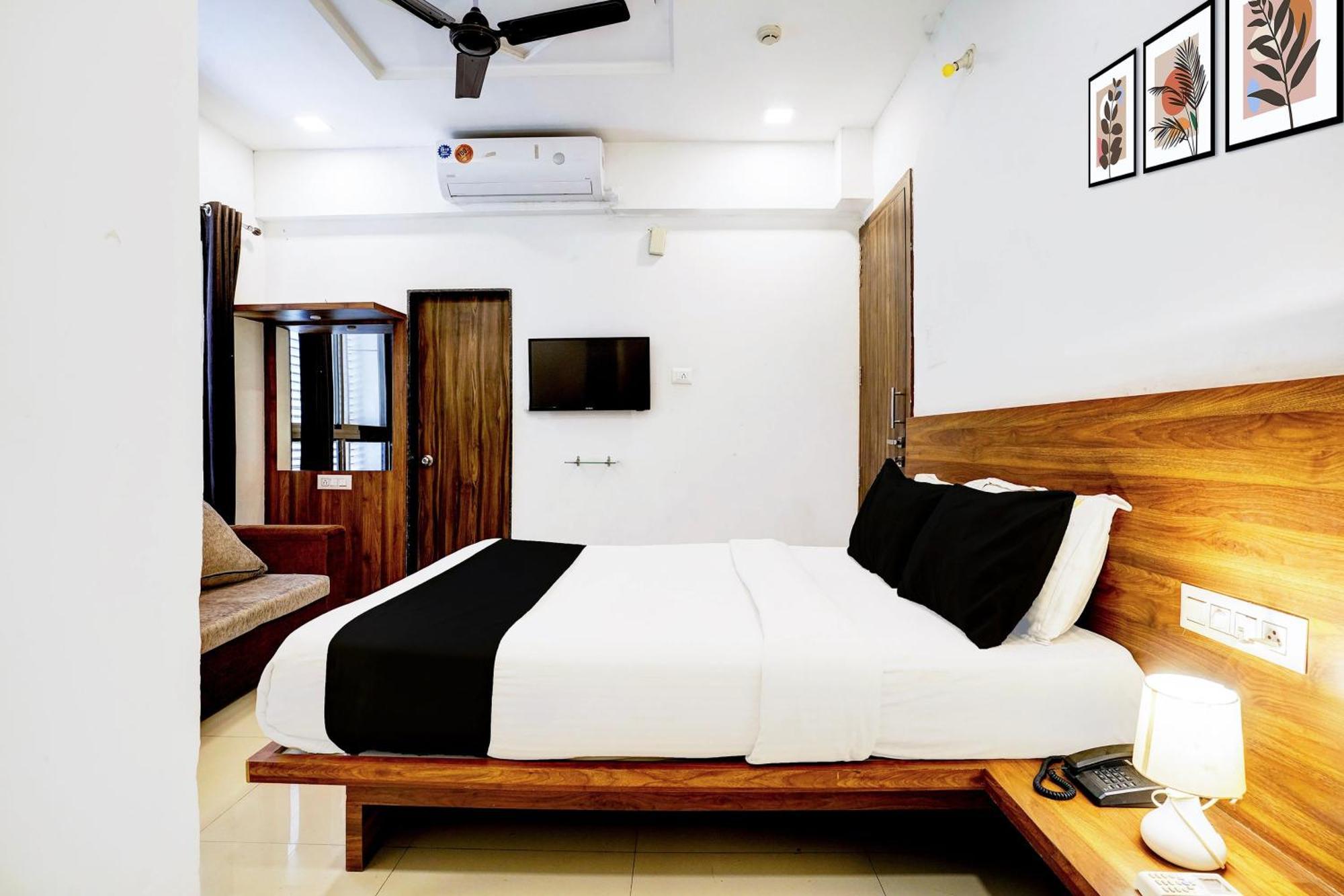 Super Hotel O Nashik Road Formerly The Address Hotel Eksteriør billede